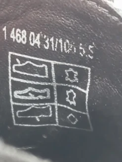 Pumps><noscript><img width=