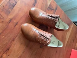 Schnürschuhe Größe 39-