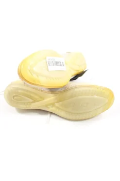 Sneaker><noscript><img width=