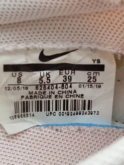 Sneaker><noscript><img width=