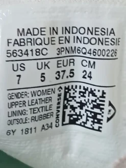 Sneaker><noscript><img width=