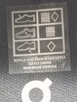 Sneaker><noscript><img width=