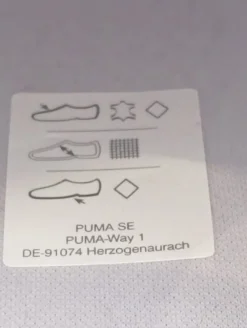 Sneaker><noscript><img width=