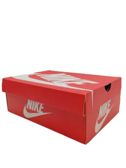 Sneaker><noscript><img width=