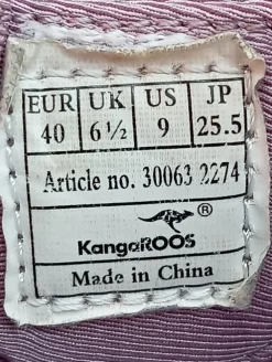 Sneaker><noscript><img width=