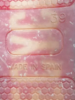 Sneaker><noscript><img width=