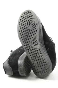 Sneaker><noscript><img width=