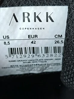 Sneaker><noscript><img width=