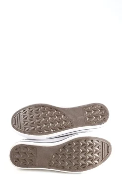 Sneaker><noscript><img width=