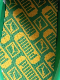 Sneaker><noscript><img width=