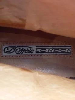 Stiefeletten><noscript><img width=