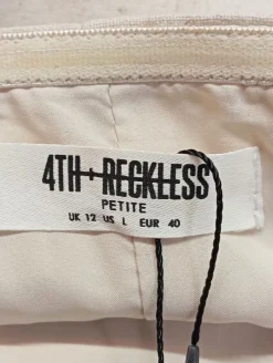 Tops><noscript><img width=