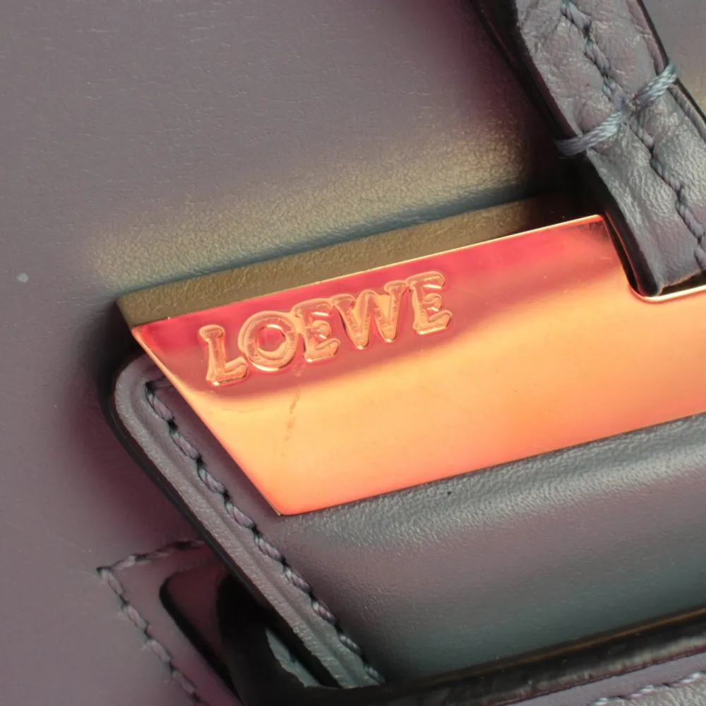 Schultertasche-Loewe