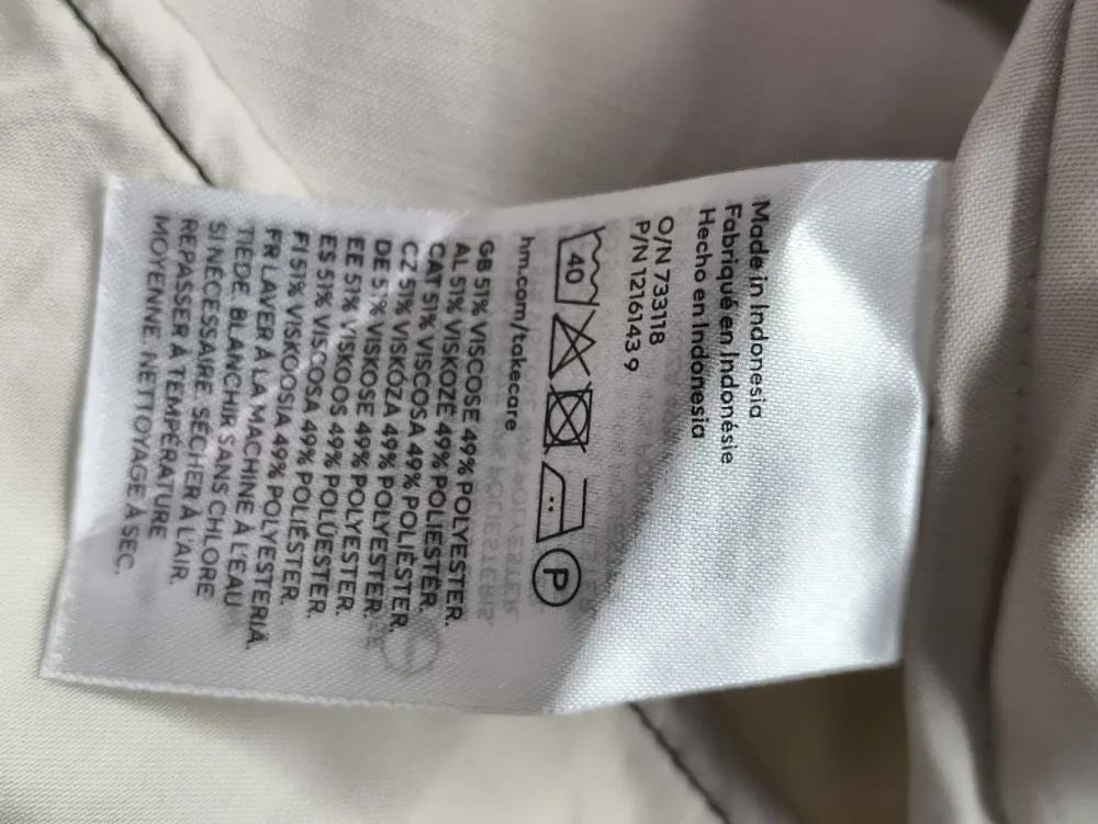 Blusen>H&M Seidenbluse Größe 40 wollweiß
