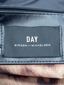 Shopper><noscript><img width=