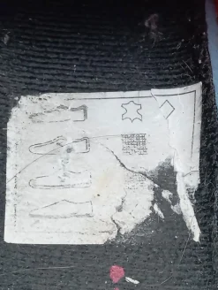 Sneaker><noscript><img width=