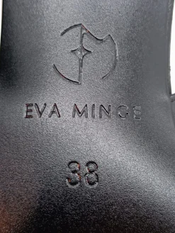 Pumps><noscript><img width=