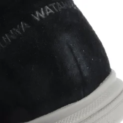 Sneaker><noscript><img width=