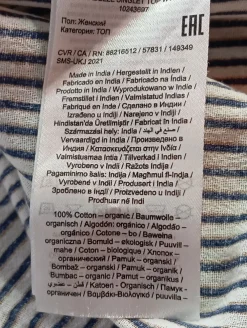 Tops><noscript><img width=