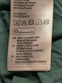 Tops><noscript><img width=