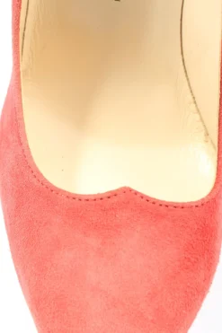 Pumps><noscript><img width=