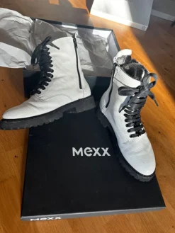 Stiefel Größe 37- Clearance