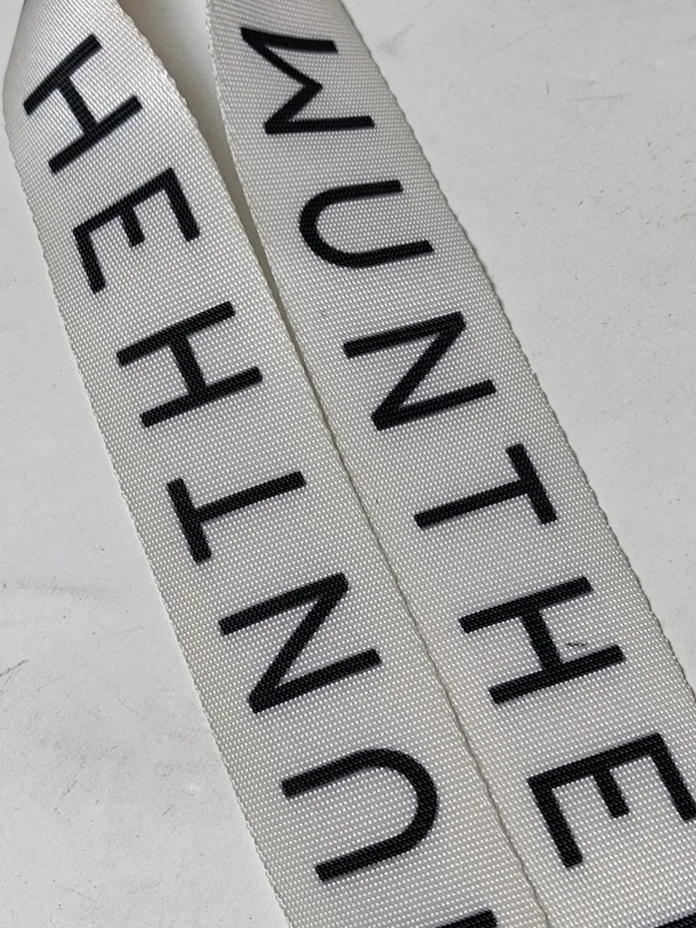 Gürtel>MUNTHE Stoffgürtel weißschwarz