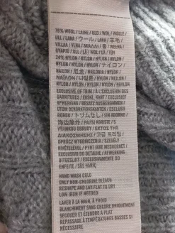 Strickbekleidung><noscript><img width=