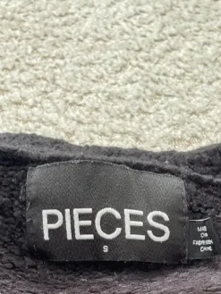 Strickbekleidung><noscript><img width=