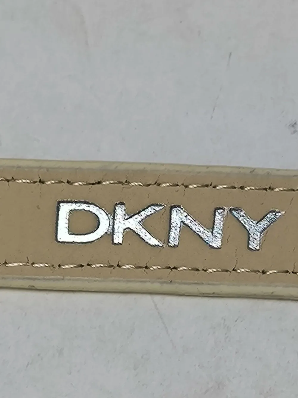 Gürtel>DKNY Taillengürtel hellgrau