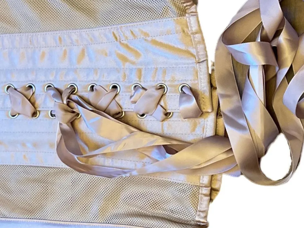 Trachtenmode> Trachtenmieder Größe 32 beige