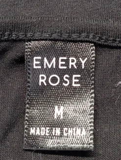 Tops><noscript><img width=