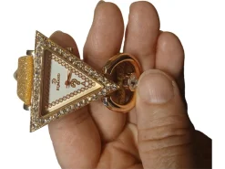 Uhren> Uhr goldfarben