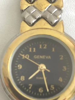 Uhren> Uhr mehrfarbig