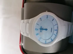 Uhr- New
