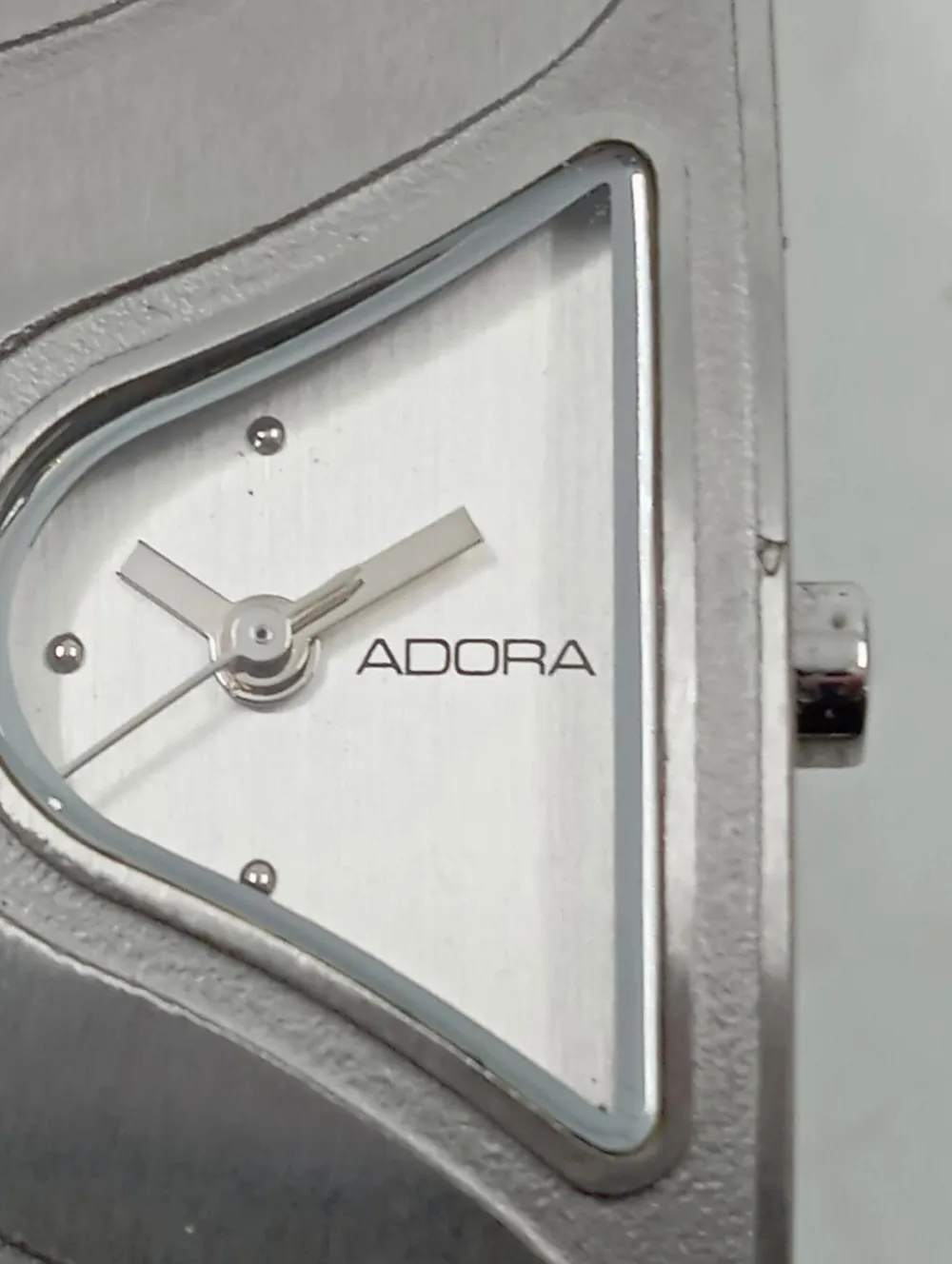 Uhren>Adora Uhr silberfarben