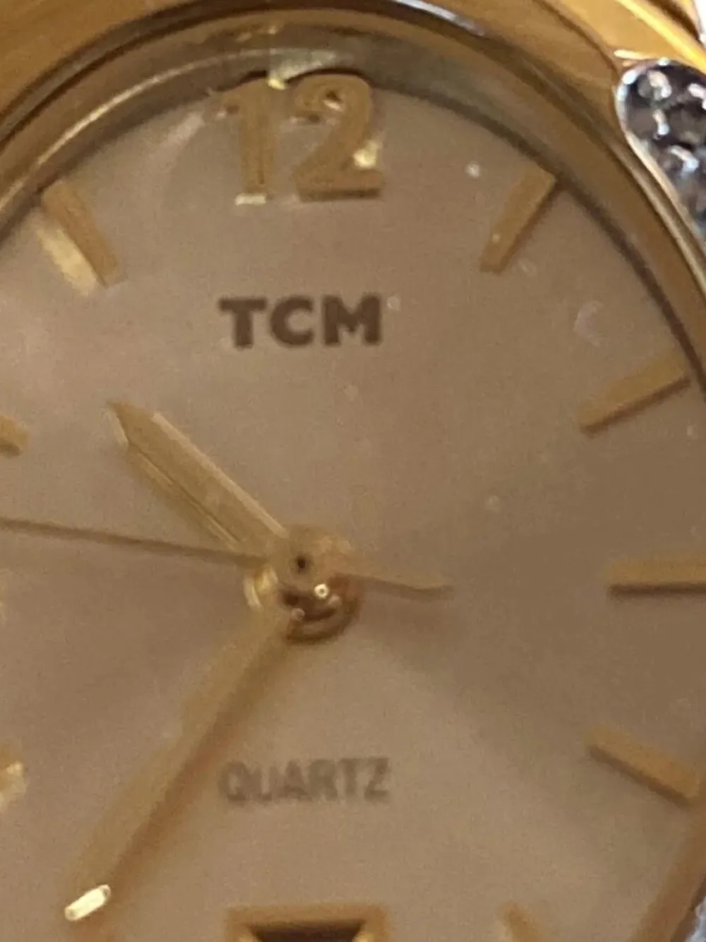 Uhren>Tchibo Uhr goldfarben