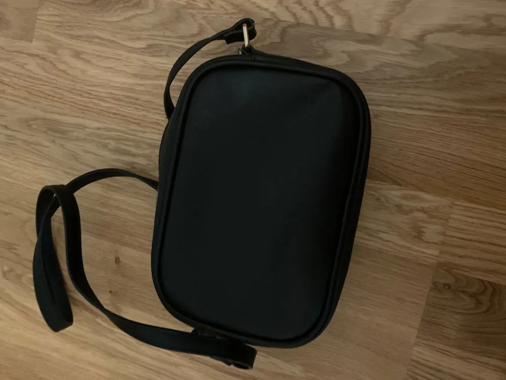 Umhängetaschen> Umhängetasche schwarz