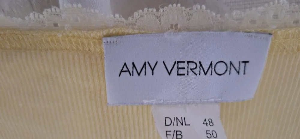 Dessous> Unterteil Größe 48 gelb