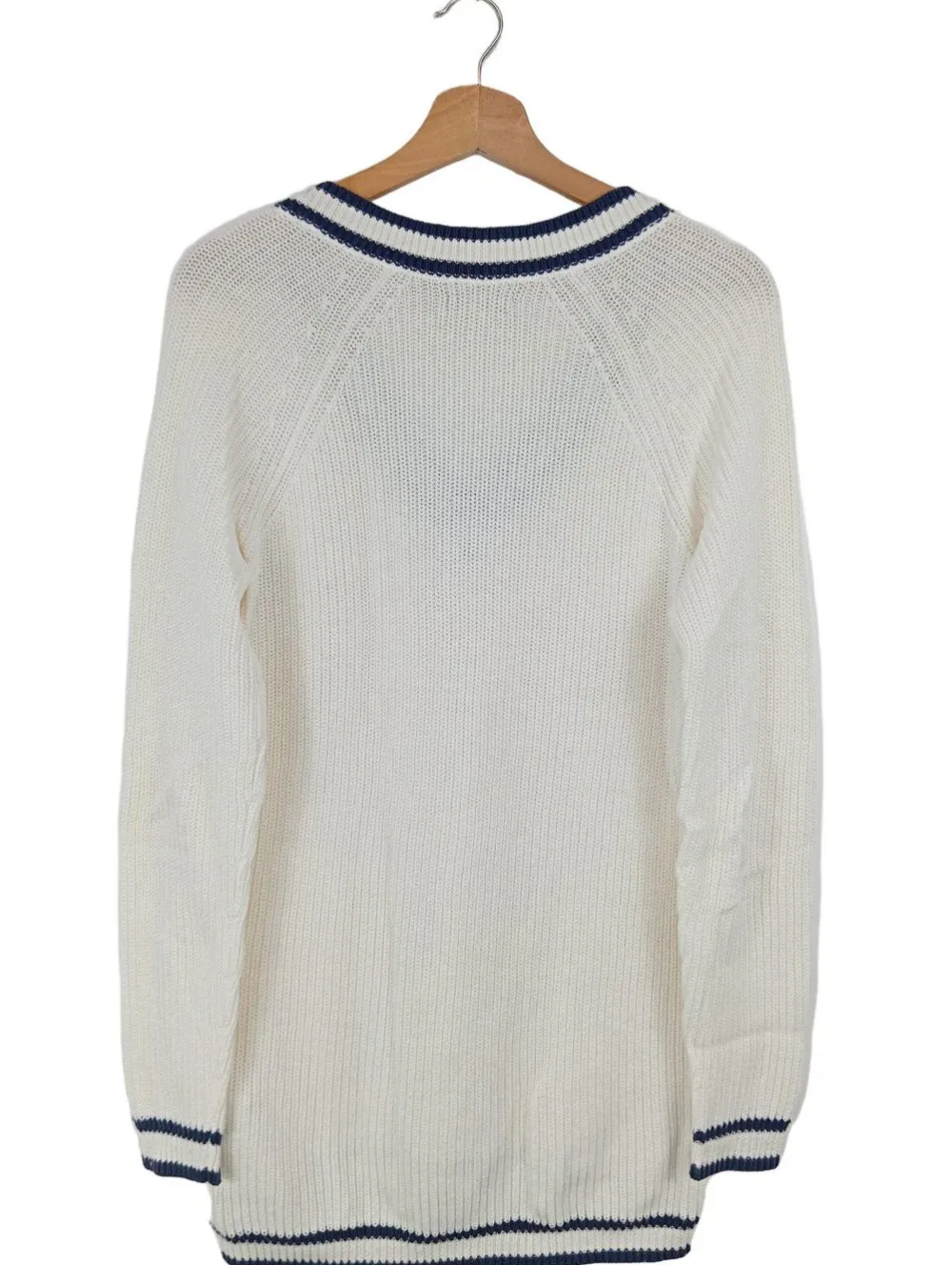 V-Ausschnitt-Pullover Größe 38-Yessica Outlet