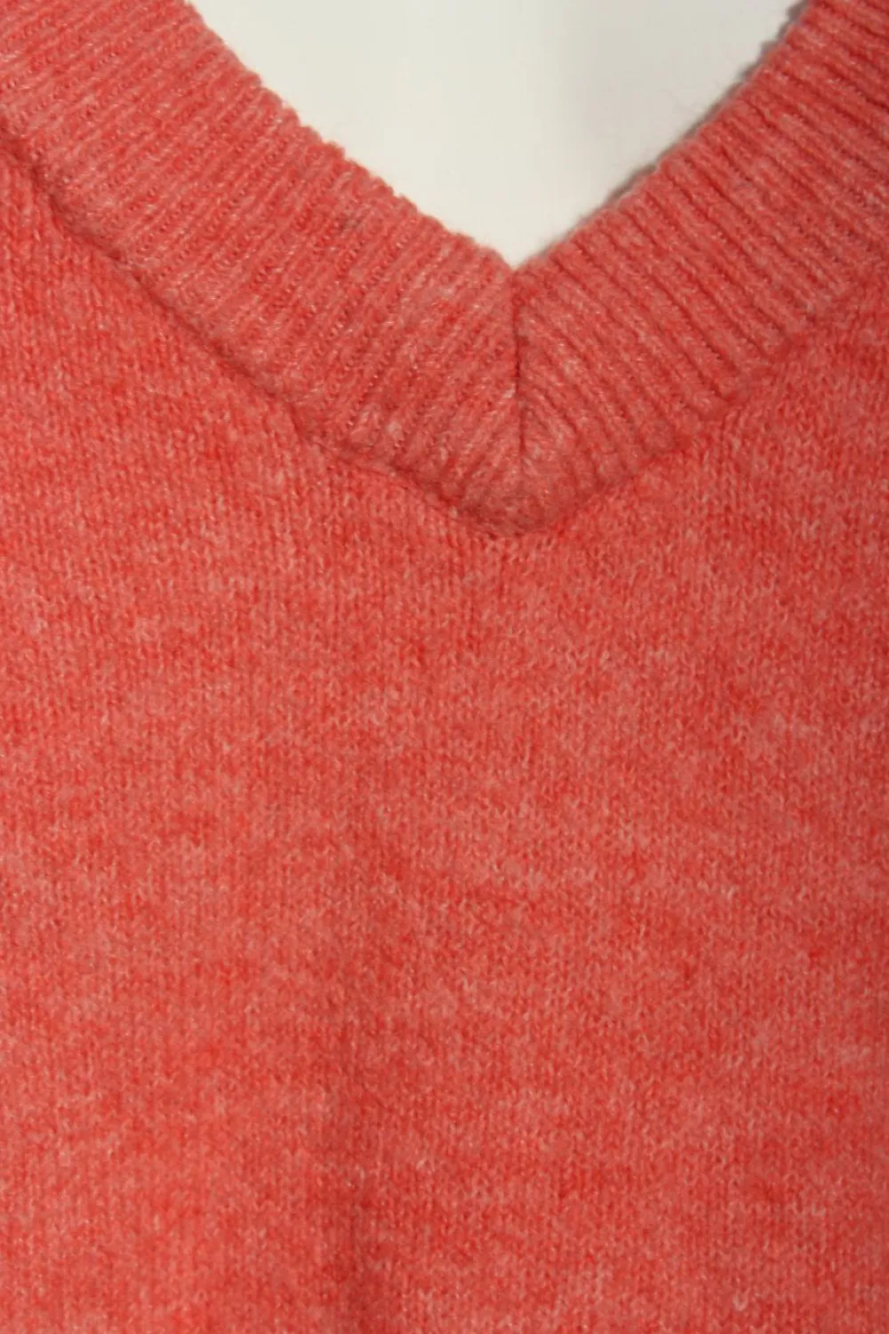 V-Ausschnitt-Pullover Größe 38-H&M Basic Hot