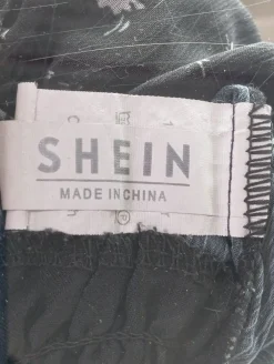 Tops><noscript><img width=